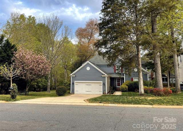 Property at 12610 Angel Oak Dr, Huntersville, NC 28078, 4 beds, 2.5 baths