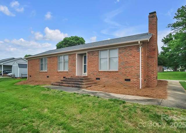 Property at 1609 Mcfarland Dr, Shelby, NC 28152, 3 beds, 2 baths