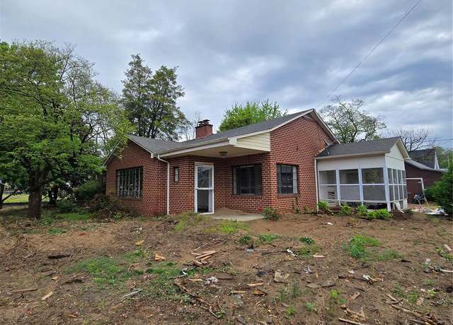Property at 203 Catawba Ave, Old Fort, NC 28762, 3 beds, 1.5 baths