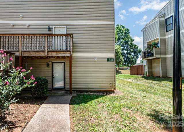 Property at 1635 Merry Oaks Rd Unit C, Charlotte, NC 28205, 1 bed, 1 bath