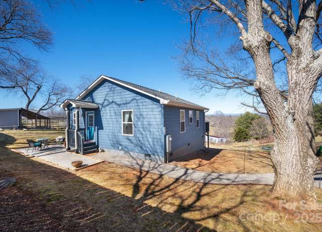 Property at 112 Dix Creek Chapel Rd, Asheville, NC 28806, 2 beds, 1.5 baths