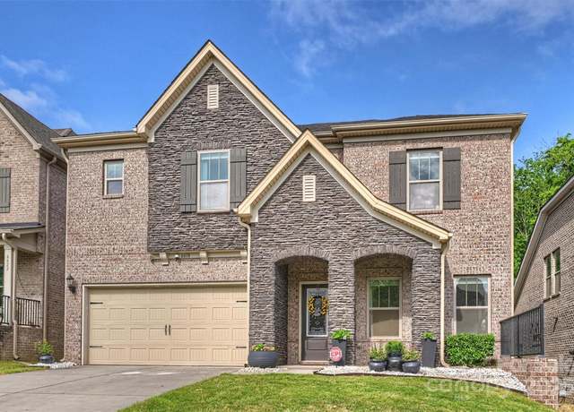Property at 6618 Vizcaya Ct, Charlotte, NC 28226, 5 beds, 4 baths