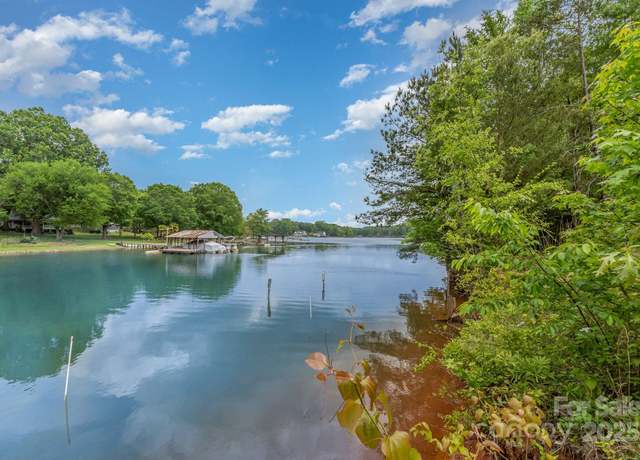 Property at 7525 Windy Pine Cir, Denver, NC 28037, 3 beds, 2.5 baths