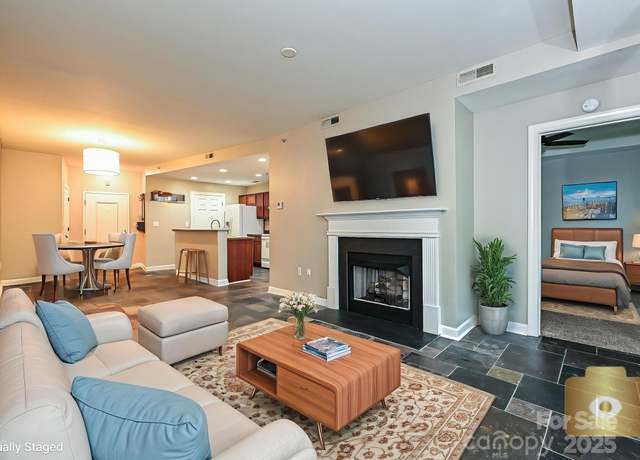 Property at 718 W Trade St, Charlotte, NC 28202, 1 bed, 1 bath
