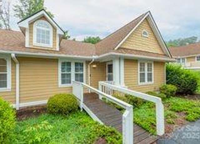 Property at 1303 Hyde Park Dr, Asheville, NC 28806, 3 beds, 2 baths
