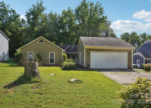 Property at 5531 Doverstone Ct, Charlotte, NC 28208, 3 beds, 2 baths