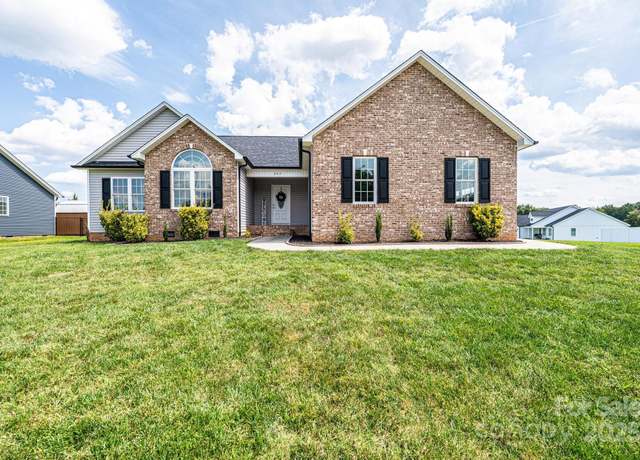 Property at 207 S 5th Ave, Maiden, NC 28650, 3 beds, 2 baths