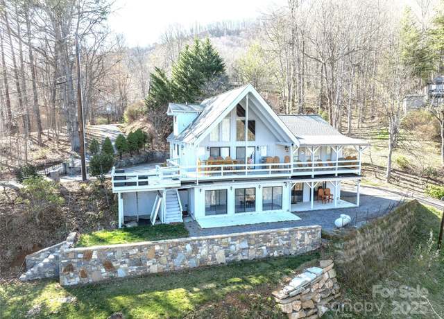 Property at 158 Blackberry Ln, Maggie Valley, NC 28751, 2 beds, 3 baths