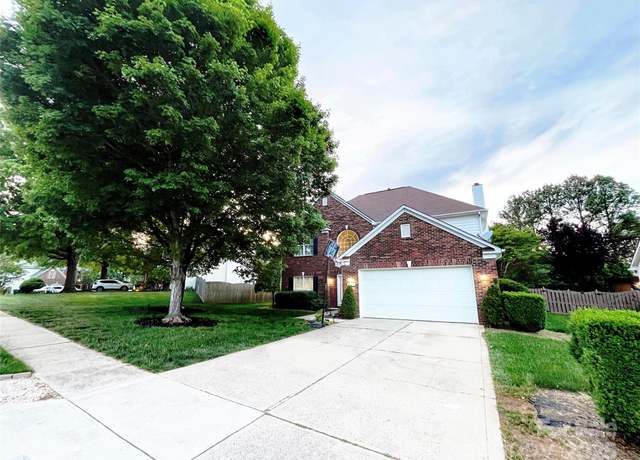 Property at 8218 Lynnewood Glen Dr, Charlotte, NC 28269, 4 beds, 2.5 baths