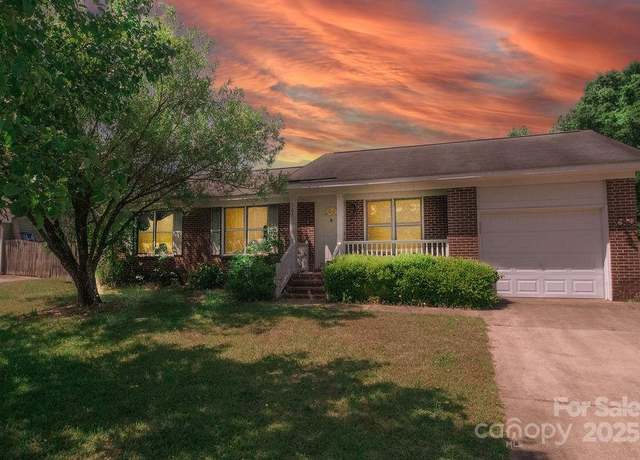Property at 305 Ridge Manor Dr, Raeford Township, NC 28376, 3 beds, 2 baths