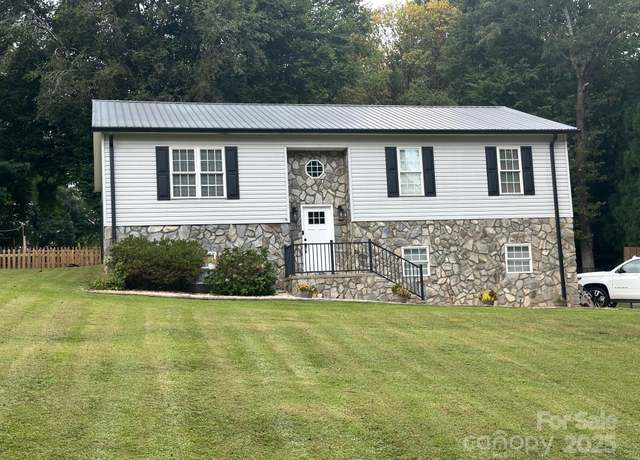 Property at 3781 Serenity Dr, Hickory, NC 28602, 3 beds, 2.5 baths