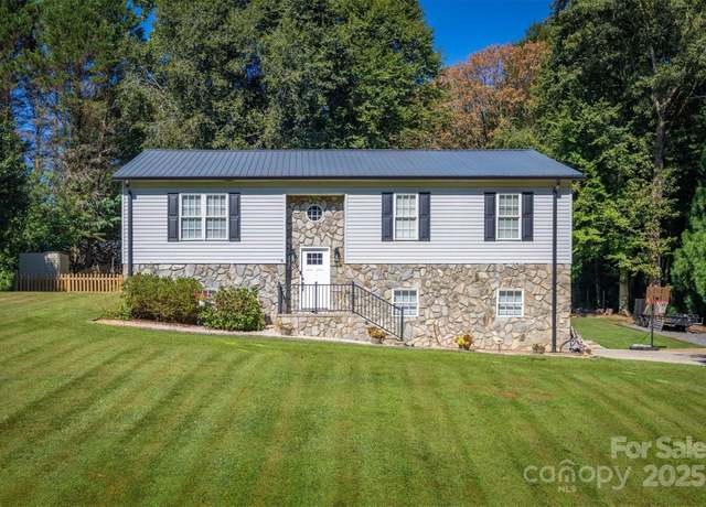 Property at 3781 Serenity Dr, Hickory, NC 28602, 3 beds, 2.5 baths