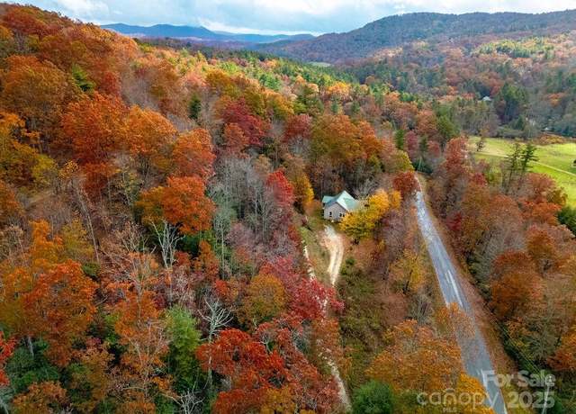 Property at 50 Honey Mountain Ln, Lake Toxaway, NC 28747, 3 beds, 1 bath