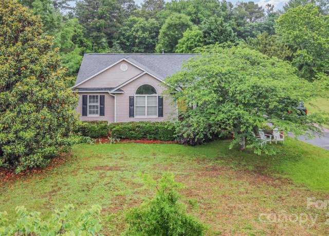 Property at 2906 Chapman Cir, Rock Hill, SC 29732, 3 beds, 2 baths