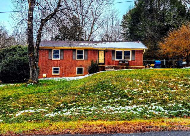Property at 1780 23rd Avenue Ln NE, Hickory, NC 28601, 3 beds, 3 baths