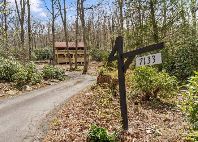 Property at 7133 Valley View Dr, Newland, NC 28657, 3 beds, 3 baths