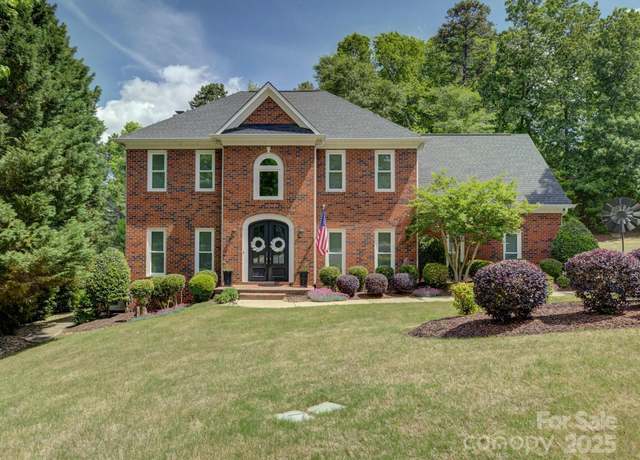 Property at 15824 Feeny Ct, Charlotte, NC 28278, 4 beds, 2.5 baths