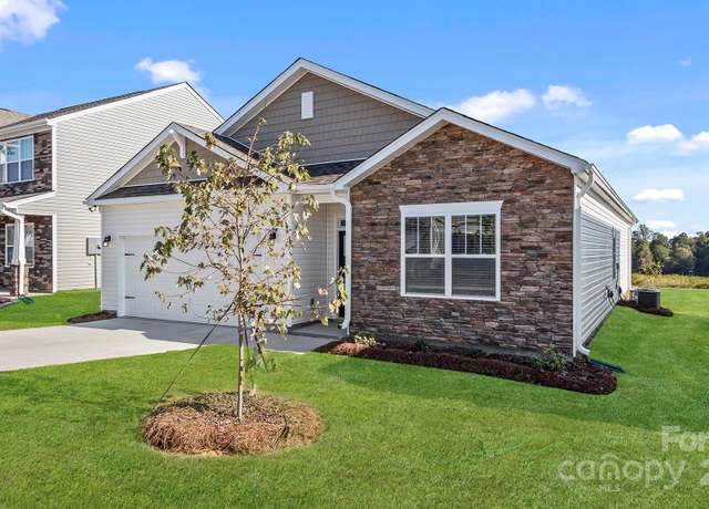 Property at 592 Country Oak Dr, Asheville, NC 28804, 4 beds, 2 baths
