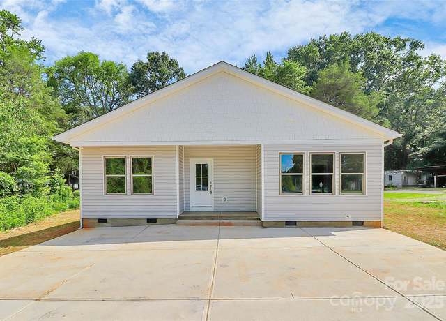 Property at 5516 Old York Rd, Rock Hill, SC 29732, 3 beds, 2 baths