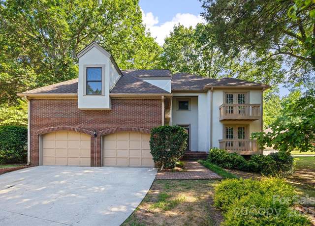 Property at 5206 Dunrobin Ln, Charlotte, NC 28226, 4 beds, 3 baths