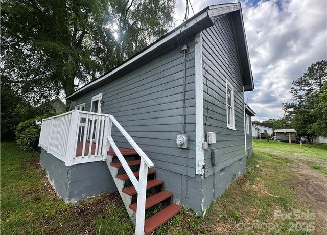Property at 168 Grove St, Mocksville, NC 27028, 3 beds, 2 baths