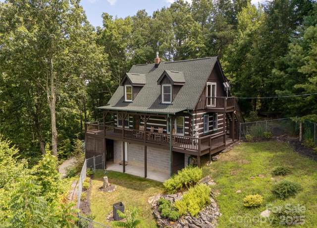 Property at 169 Laurel Creek Dr, Hendersonville, NC 28792, 3 beds, 2 baths