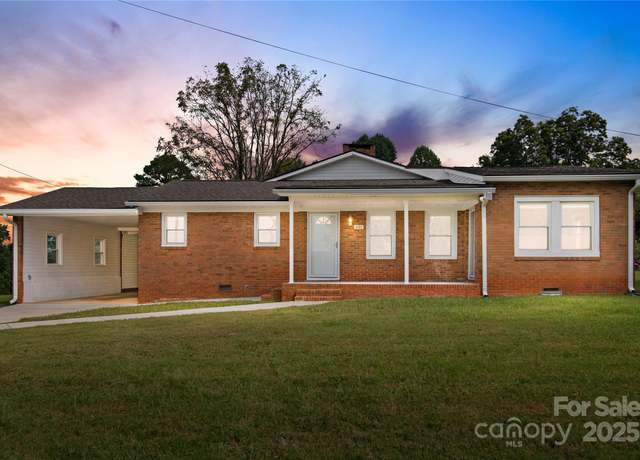 Property at 648 Scotts Creek Rd, Statesville, NC 28625, 3 beds, 2 baths
