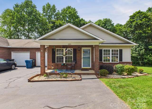 Property at 2541 26th Ave NE, Hickory, NC 28601, 2 beds, 2 baths