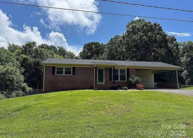 Property at 106 Fairway Dr, Belmont, NC 28012, 4 beds, 2 baths