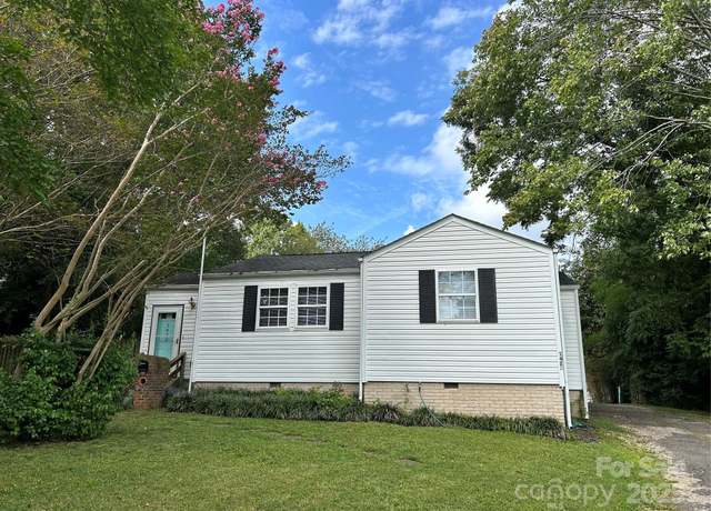 Property at 1422 Winston Dr, Charlotte, NC 28205, 2 beds, 1.5 baths