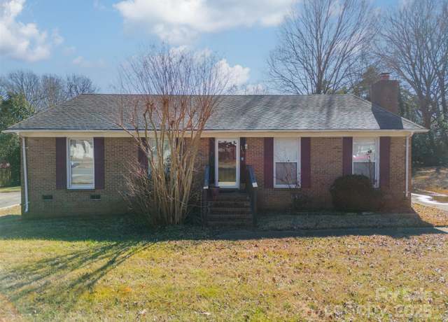 Property at 6816 Idlewild Rd, Charlotte, NC 28212, 3 beds, 2 baths