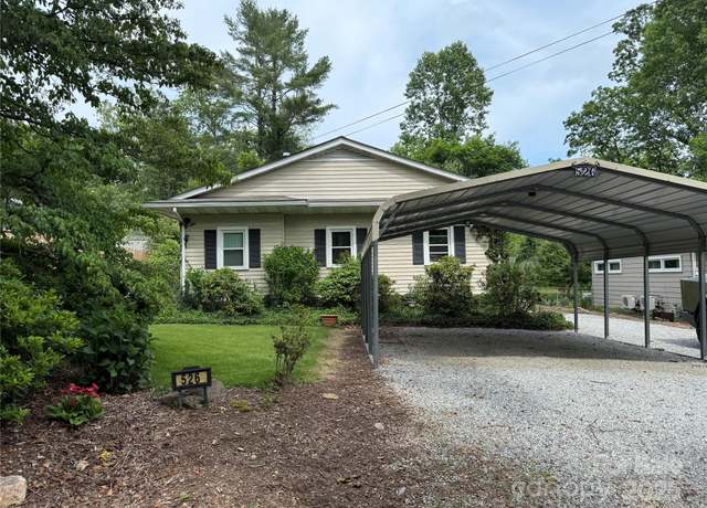 Property at 526 Ehringhaus St, Hendersonville, NC 28739, 2 beds, 1 bath