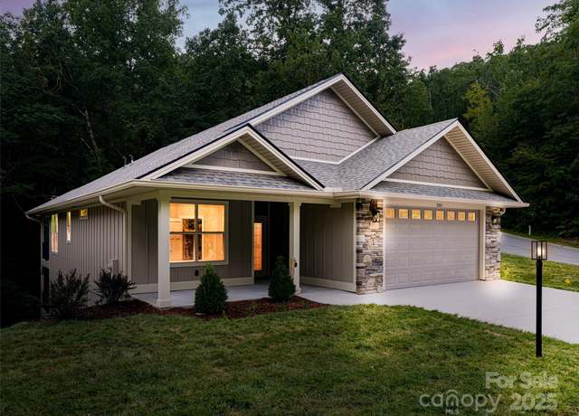 Property at 281 Carriage Crest Dr, Hendersonville, NC 28791, 3 beds, 3 baths