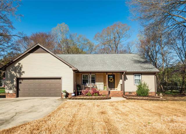Property at 8276 Scarlet Oak Ct, Harrisburg, NC 28075, 3 beds, 3 baths