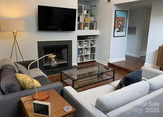 Property at 425 W 8th St, Charlotte, NC 28202, 1 bed, 1 bath