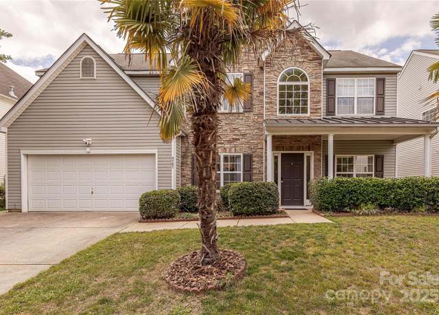 Property at 5707 Parkstone Dr, Matthews, NC 28104, 4 beds, 2.5 baths