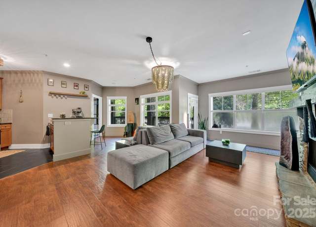 Property at 9 Kenilworth Knl #103, Asheville, NC 28805, 1 bed, 1 bath