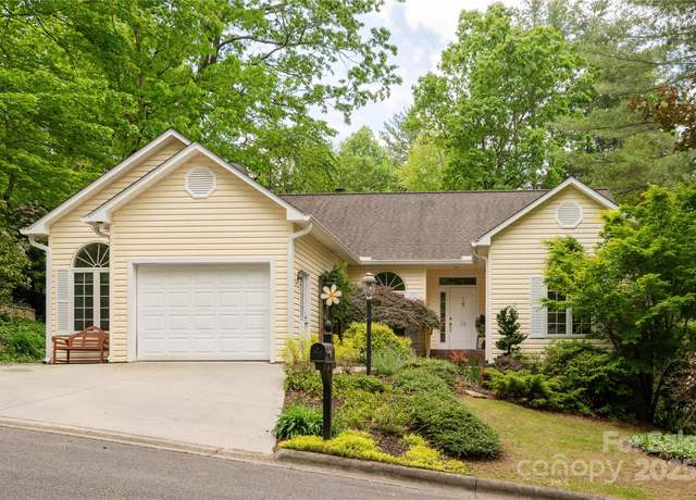 Property at 54 Wintergreen Dr, Brevard, NC 28712, 3 beds, 2 baths