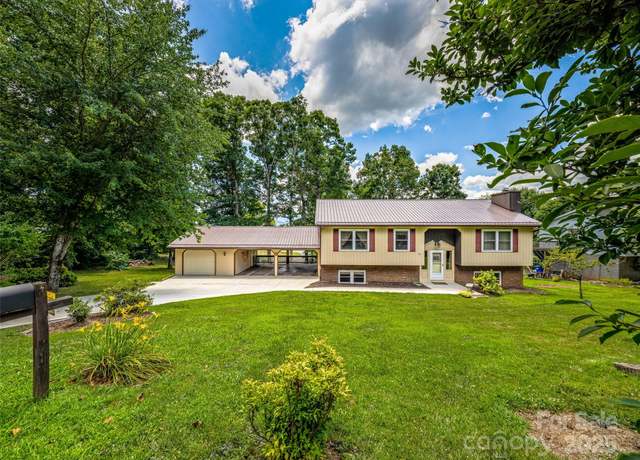 Property at 29 Tall Oaks Rd, Candler, NC 28715, 3 beds, 2.5 baths