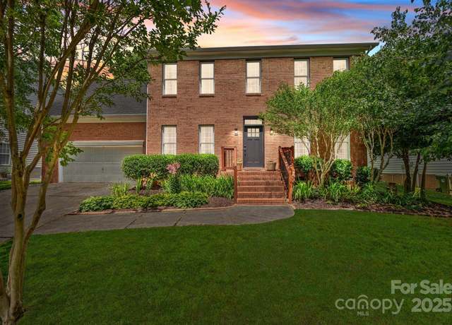 Property at 16028 Cranleigh Dr, Huntersville, NC 28078, 4 beds, 2.5 baths
