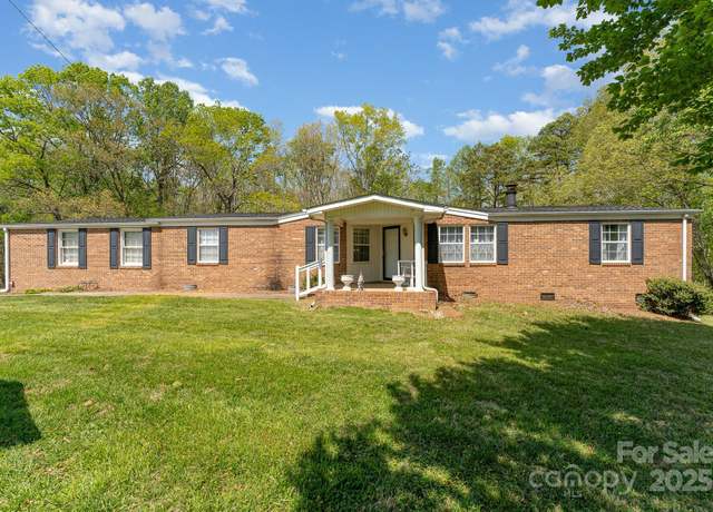 Property at 5013 Friendship Circle Rd, East Bend, NC 27018, 3 beds, 2 baths