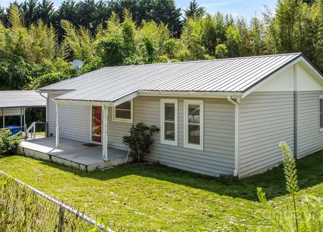 Property at 13 Rosscraggon Dr, Asheville, NC 28803, 3 beds, 1 bath