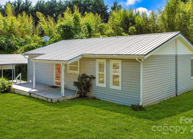 Property at 13 Rosscraggon Dr, Asheville, NC 28803, 3 beds, 1 bath