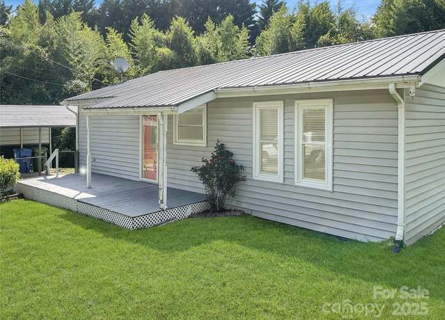 Property at 13 Rosscraggon Dr, Asheville, NC 28803, 3 beds, 1 bath