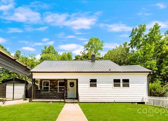Property at 2105 Woodlawn St, Kannapolis, NC 28083, 2 beds, 1 bath