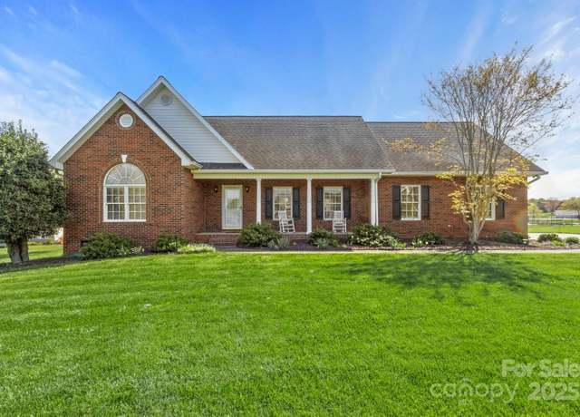 Property at 2610 Flagstone Ct, Shelby, NC 28152, 3 beds, 2 baths
