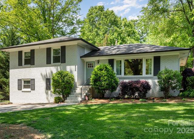 Property at 1043 Nancy Dr, Charlotte, NC 28211, 4 beds, 2.5 baths