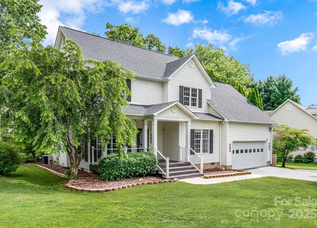 Property at 12 Eden Glen Rd, Black Mountain, NC 28711, 5 beds, 2.5 baths