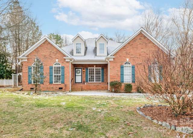 Property at 4025 Weddington Manor Ct, Matthews, NC 28104, 4 beds, 3 baths