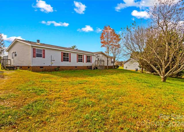 Property at 227 Grassy Meadow Ln, Statesville, NC 28625, 3 beds, 2 baths